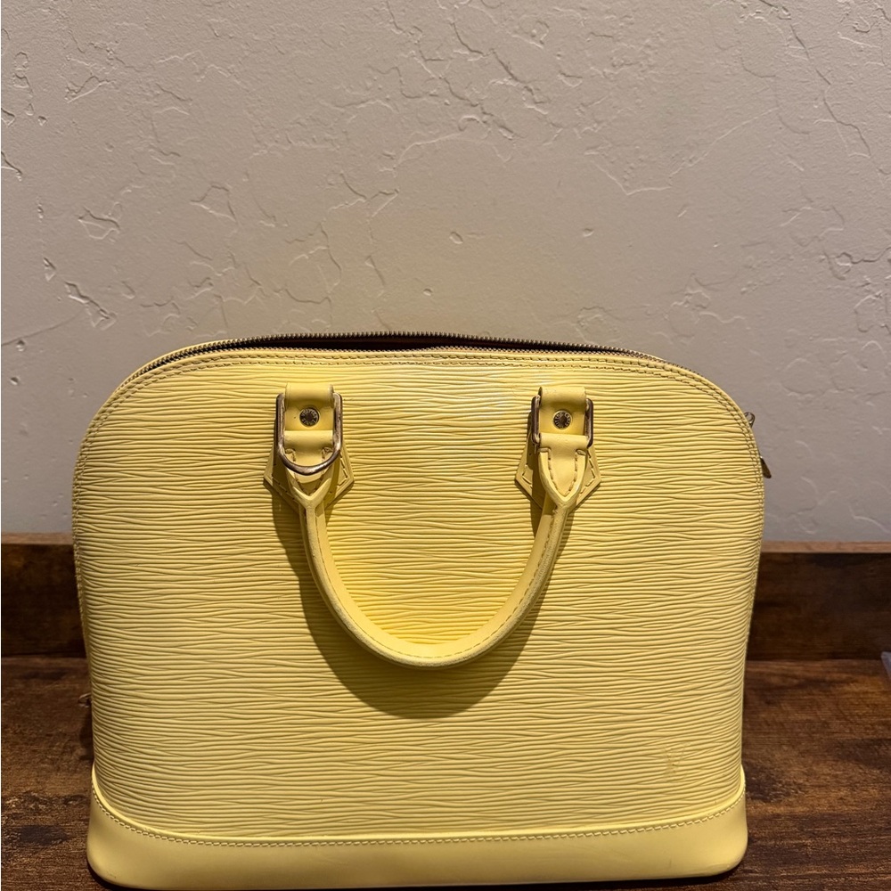 Louis Vuitton Alma with lock and key - Picture 11 of 13